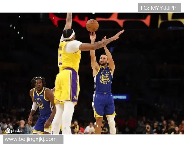 勇士主场不敌湖人，库里遭遇失手